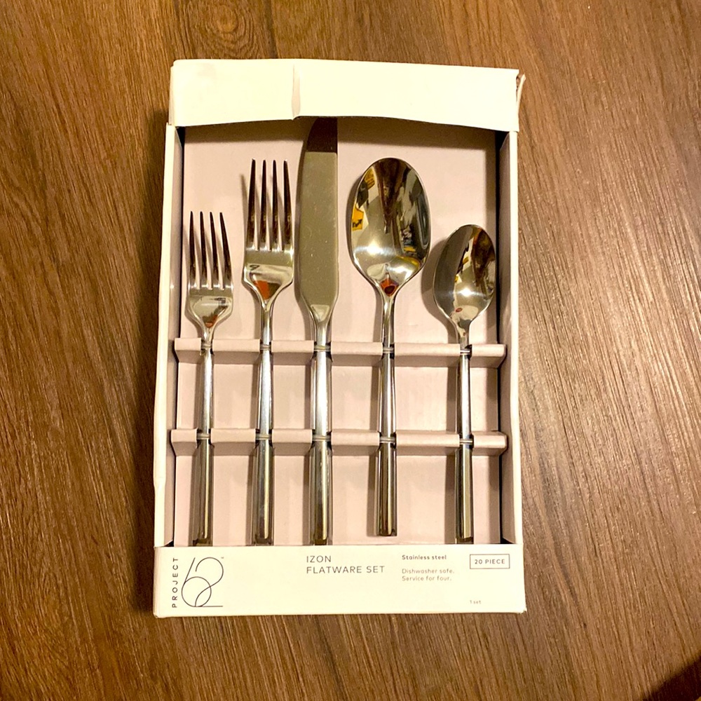 20 piece silverware set